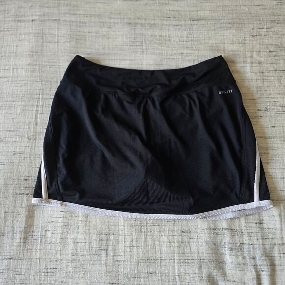 Nike Black Athletic Skirt - Picture 2 of 2